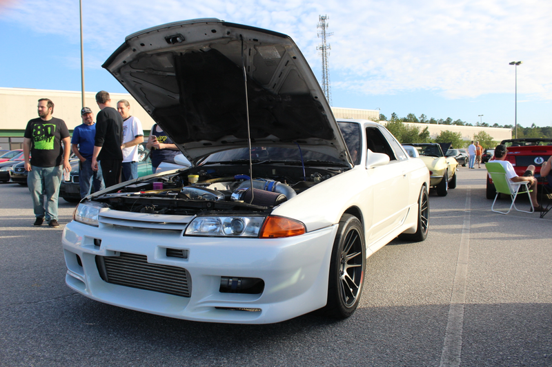 Illustration for article titled I Went to a Local Car Meet Tonight